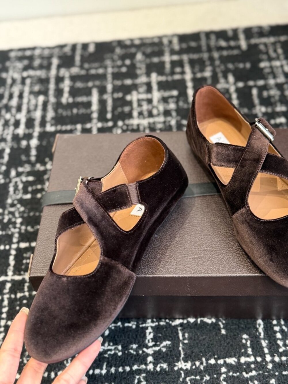 ALAÏA Mary Jane Flats - Picture 6 of 8